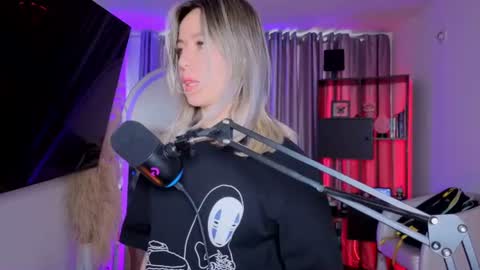 Nicky online show from 06/11/26, 07:01