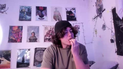 Snapshot of nico_bulge chatting on 09/22/25, 12:56 Nicols online show from 09/22/25, 12:56