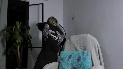 Snapshot of nico_nico_xd chatting on 11/10/25, 04:00 Nico online show from 11/10/25, 04:00