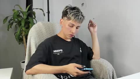 Snapshot of nico_nico_xd chatting on 11/16/25, 06:52 Nico online show from 11/16/25, 06:52