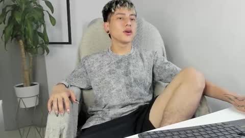 Snapshot of nico_nico_xd chatting on 12/01/25, 10:26 Nico online show from 12/01/25, 10:26