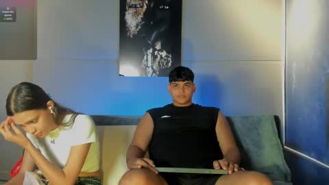 Snapshot of nicol_and_thiago_212 chatting on 04/06/26, 10:33 nicol_and_thiago_212 online show from 04/06/26, 10:33