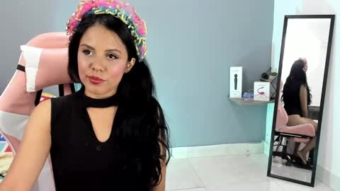 Nicol sanchez online show from 01/03/25, 01:48