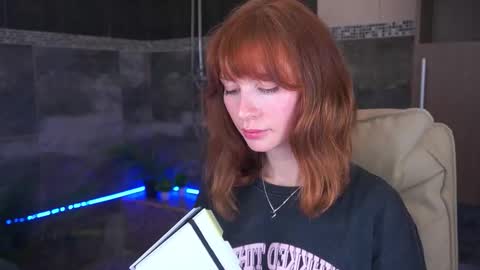 Snapshot of nicol_moonn chatting on 11/22/25, 07:07 Nicol Moonn online show from 11/22/25, 07:07
