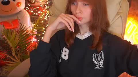 Snapshot of nicol_moonn chatting on 02/18/26, 01:40 Nicol Moonn online show from 02/18/26, 01:40