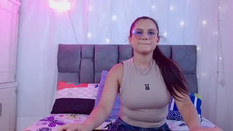 Snapshot of nicol_sweet0 chatting on 10/01/25, 08:04 nicol online show from 10/01/25, 08:04
