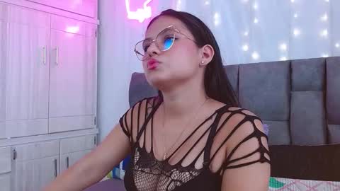 Snapshot of nicol_sweet0 chatting on 01/09/26, 07:26 nicol online show from 01/09/26, 07:26
