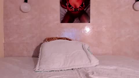 Nicol Villa online show from 02/20/25, 12:25