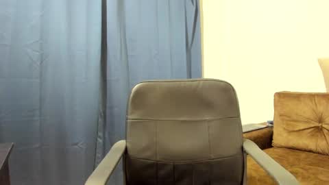 Snapshot of nicol_western chatting on 01/14/25, 09:30 Nicol online show from 01/14/25, 09:30