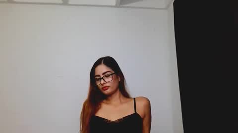 Snapshot of nicol_xx1 chatting on 02/18/26, 12:39 Nicol online show from 02/18/26, 12:39