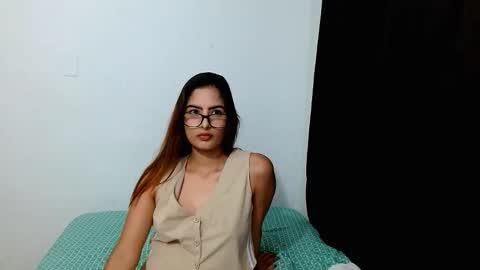 Snapshot of nicol_xx1 chatting on 03/12/26, 11:44 Nicol online show from 03/12/26, 11:44