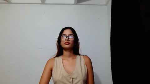 Snapshot of nicol_xx1 chatting on 03/16/26, 10:30 Nicol online show from 03/16/26, 10:30
