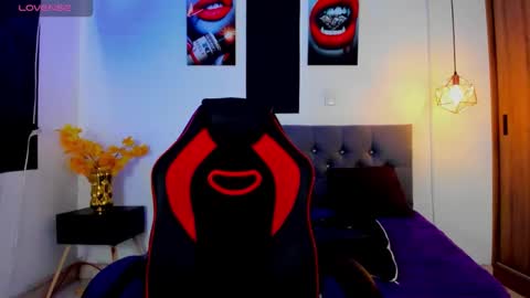 Snapshot of nicolas_james_sc chatting on 10/28/25, 01:36 nicolas_james_sc online show from 10/28/25, 01:36