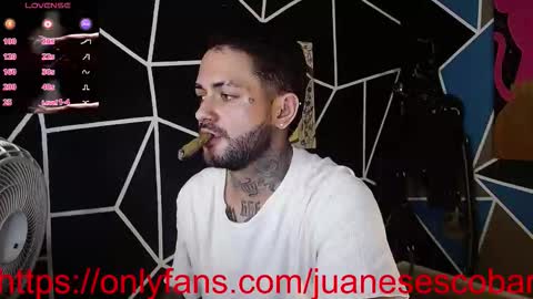 Snapshot of nicolas_torres99 chatting on 10/10/25, 04:00 nicolas online show from 10/10/25, 04:00