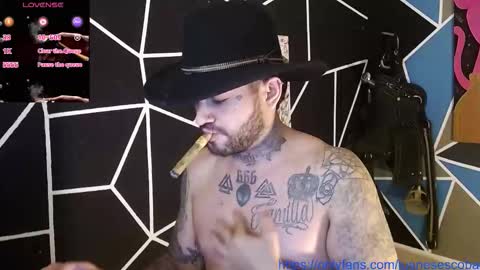 Snapshot of nicolas_torres99 chatting on 10/14/25, 03:29 nicolas online show from 10/14/25, 03:29