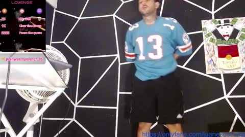 Snapshot of nicolas_torres99 chatting on 10/15/25, 01:50 nicolas online show from 10/15/25, 01:50