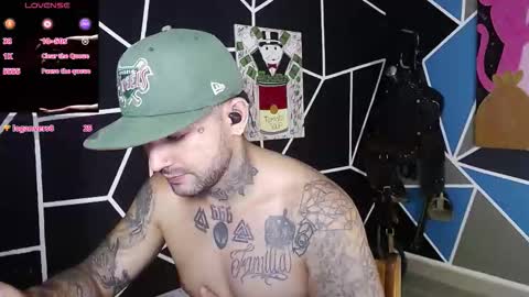 Snapshot of nicolas_torres99 chatting on 10/24/25, 03:03 nicolas online show from 10/24/25, 03:03