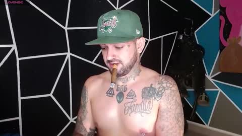 Snapshot of nicolas_torres99 chatting on 10/28/25, 02:26 nicolas online show from 10/28/25, 02:26