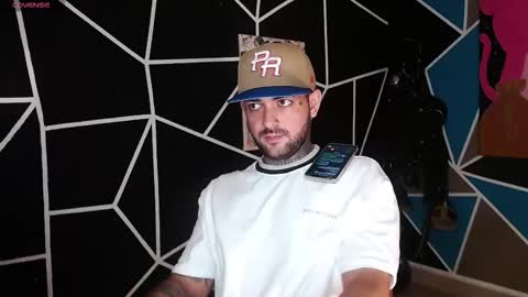 Snapshot of nicolas_torres99 chatting on 10/30/25, 02:24 nicolas online show from 10/30/25, 02:24