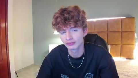 nicolasferrer18 online show from 11/07/25, 07:36