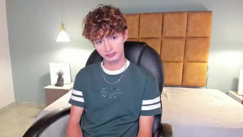 nicolasferrer18 online show from 11/13/25, 07:24