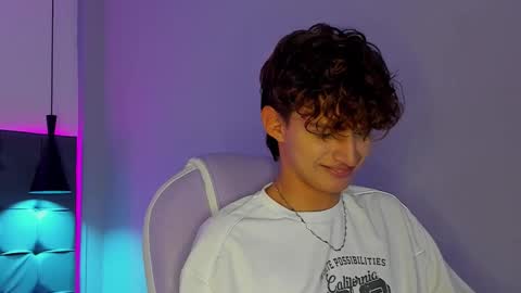 nicolasferrer18 online show from 12/13/25, 07:53