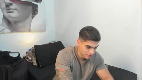 Snapshot of nicolasmuscle chatting on 12/20/24, 08:06 Andres online show from 12/20/24, 08:06
