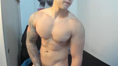 Snapshot of nicolasmuscle chatting on 12/28/24, 10:55 Andres online show from 12/28/24, 10:55