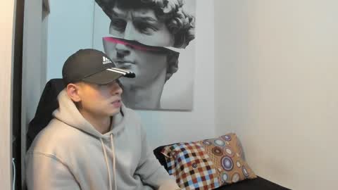 Snapshot of nicolasmuscle chatting on 12/29/24, 04:59 Andres online show from 12/29/24, 04:59