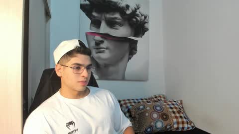 Snapshot of nicolasmuscle chatting on 12/29/24, 07:32 Andres online show from 12/29/24, 07:32