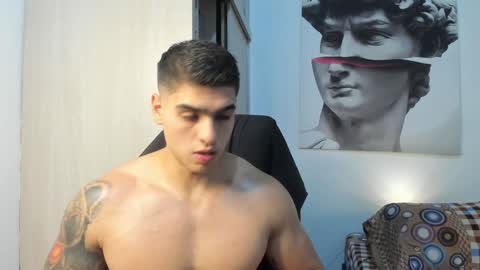 Snapshot of nicolasmuscle chatting on 01/10/25, 11:18 Andres online show from 01/10/25, 11:18
