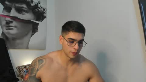 Snapshot of nicolasmuscle chatting on 01/12/25, 09:29 Andres online show from 01/12/25, 09:29