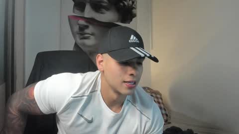 Snapshot of nicolasmuscle chatting on 01/30/25, 01:11 Andres online show from 01/30/25, 01:11