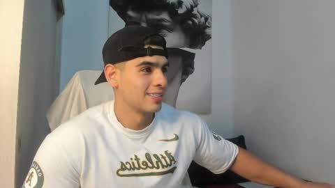 Snapshot of nicolasmuscle chatting on 03/01/25, 11:47 Andres online show from 03/01/25, 11:47