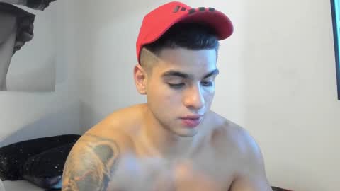 Snapshot of nicolasmuscle chatting on 03/09/25, 05:11 Andres online show from 03/09/25, 05:11