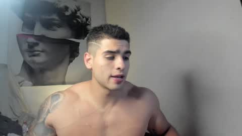 Snapshot of nicolasmuscle chatting on 03/10/25, 05:22 Andres online show from 03/10/25, 05:22