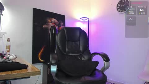 Nicolas Fellener online show from 11/23/25, 04:12