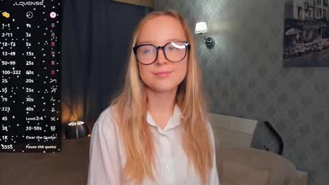 Nicoletta online show from 10/27/25, 07:07