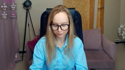 Nicoletta online show from 12/14/25, 06:45