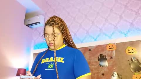 Nicolle online show from 10/25/25, 07:52