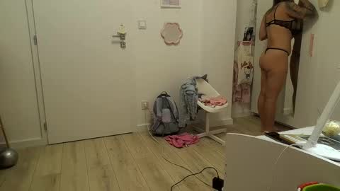 Snapshot of nicole122031 chatting on 04/19/26, 08:44 Secret Amateur HuGirl online show from 04/19/26, 08:44