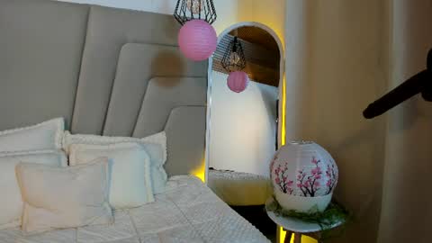 nicole_brown1126 online show from 07/11/26, 04:37