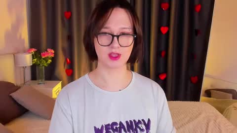 Nicole online show from 02/11/25, 10:26