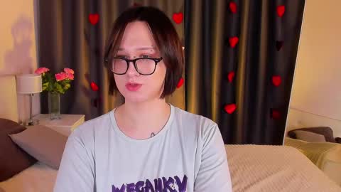 Nicole online show from 02/11/25, 04:35