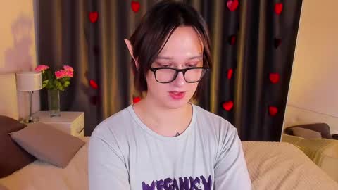 Nicole online show from 02/11/25, 07:38