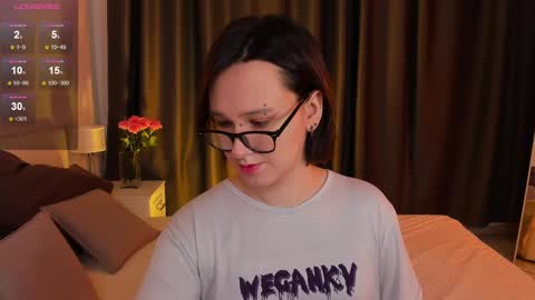 Nicole online show from 02/25/25, 10:26