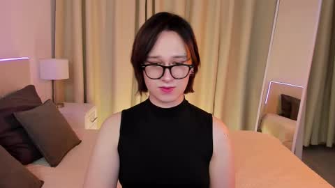 Nicole online show from 02/26/25, 10:58
