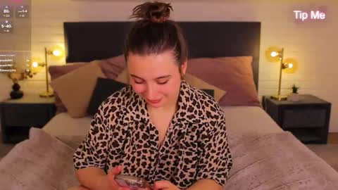Snapshot of nicole_de_lux chatting on 03/22/26, 07:39 Nicole De Lux online show from 03/22/26, 07:39