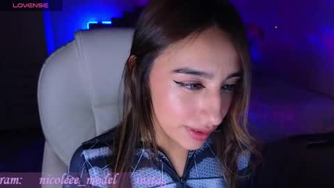 Snapshot of nicole_edwards chatting on 10/17/25, 03:42 Nicole online show from 10/17/25, 03:42