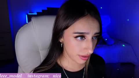 Nicole online show from 12/17/25, 02:28